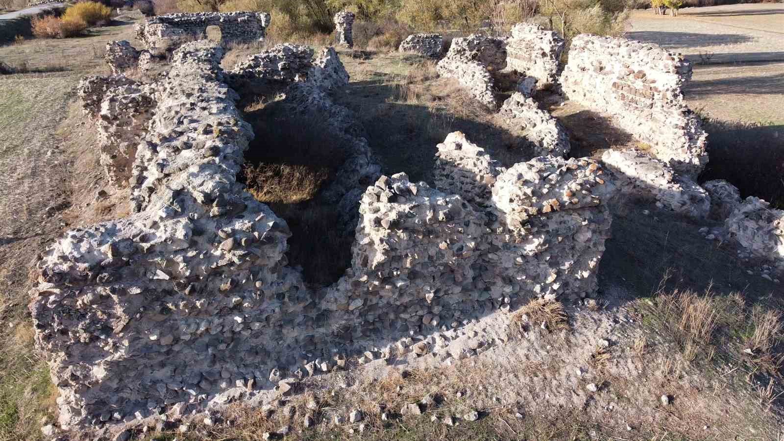 asirlara meydan okuyan han restore edilmeyi bekliyor 6 BK8gJeDQ