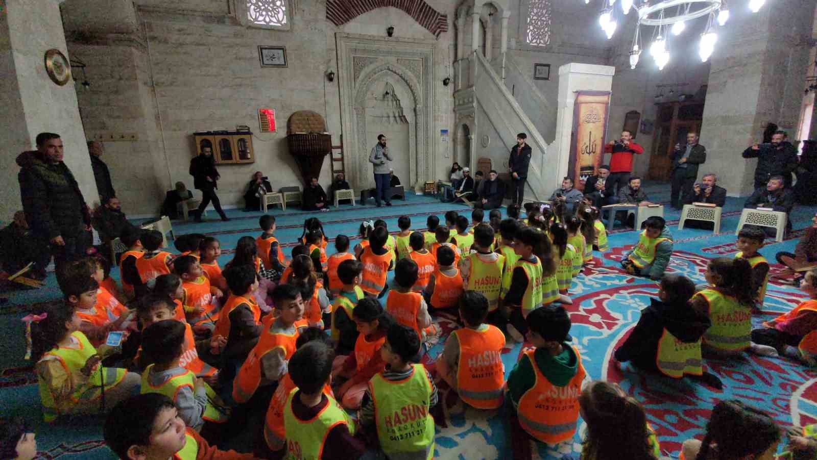 asirlik camide yaslilara anlamli ziyaret 0 CBc6OMBO