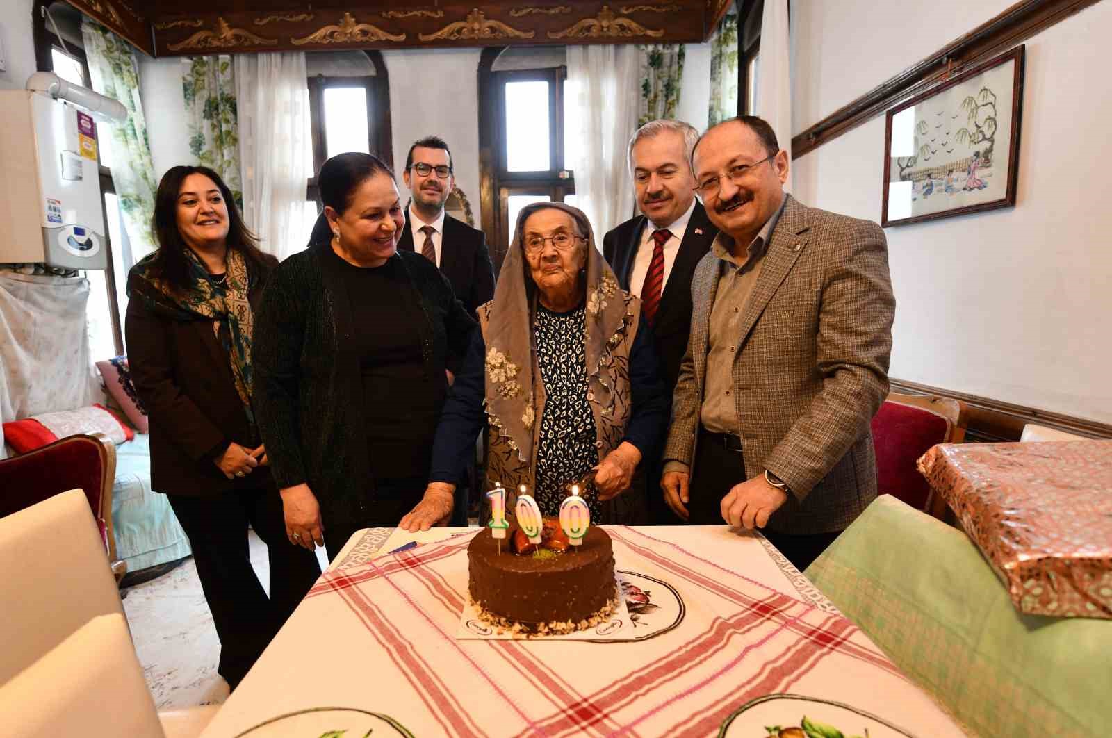 asirlik cinar 100 yas gununde yalniz birakilmadi 0 uuMBkifu