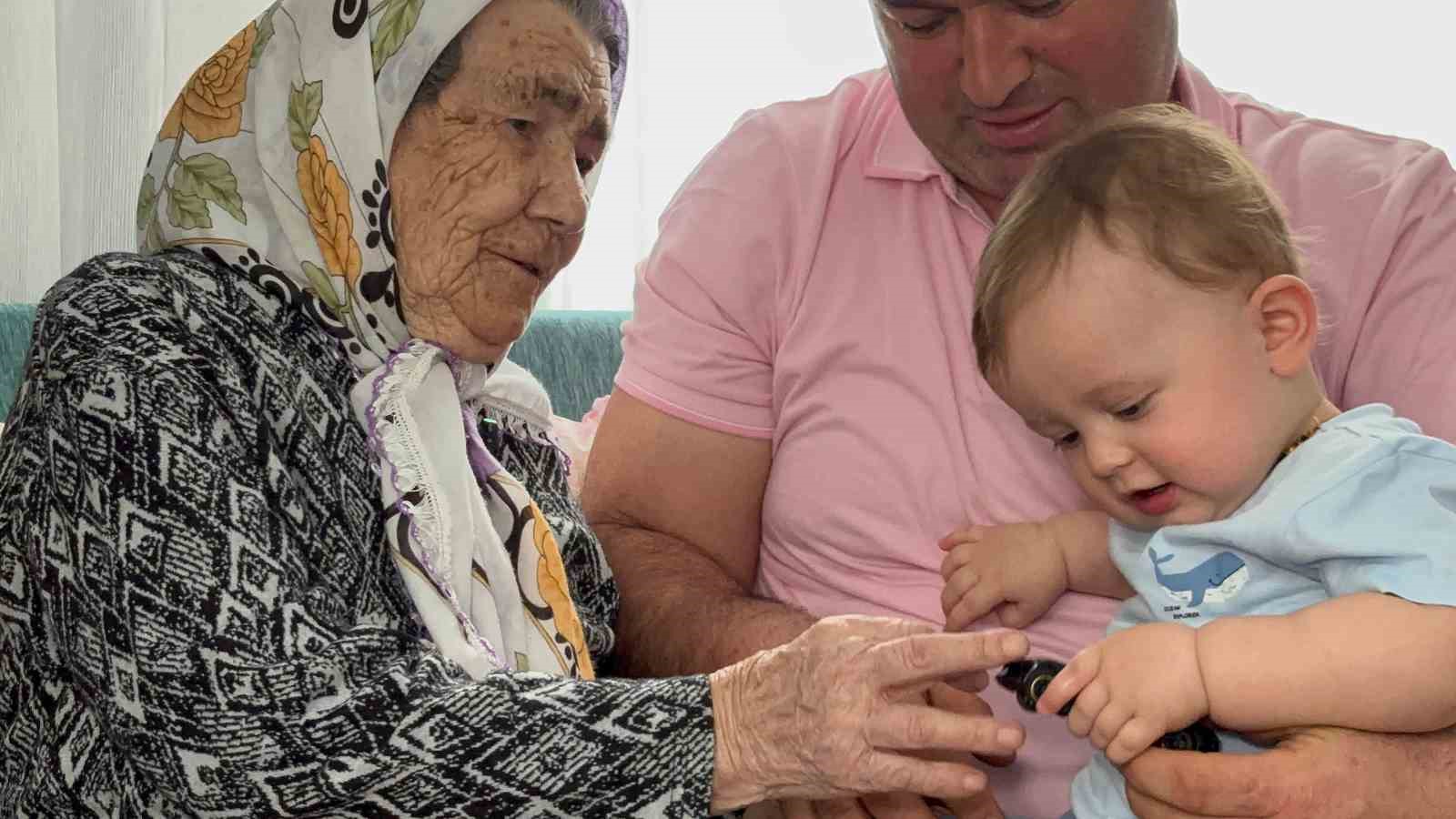 asirlik omrunde 187 bayram gordu 3 WJsAwYG1