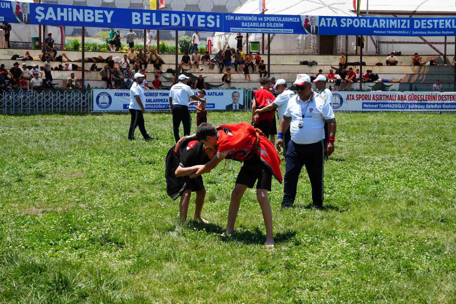 Aşırtmalı Aba Güreşi Türkiye Şampiyonası Şahinbey er meydanında başladı 7 asirtmali aba guresi turkiye sampiyonasi sahinbey er meydaninda basladi 3 6y3K7JCg