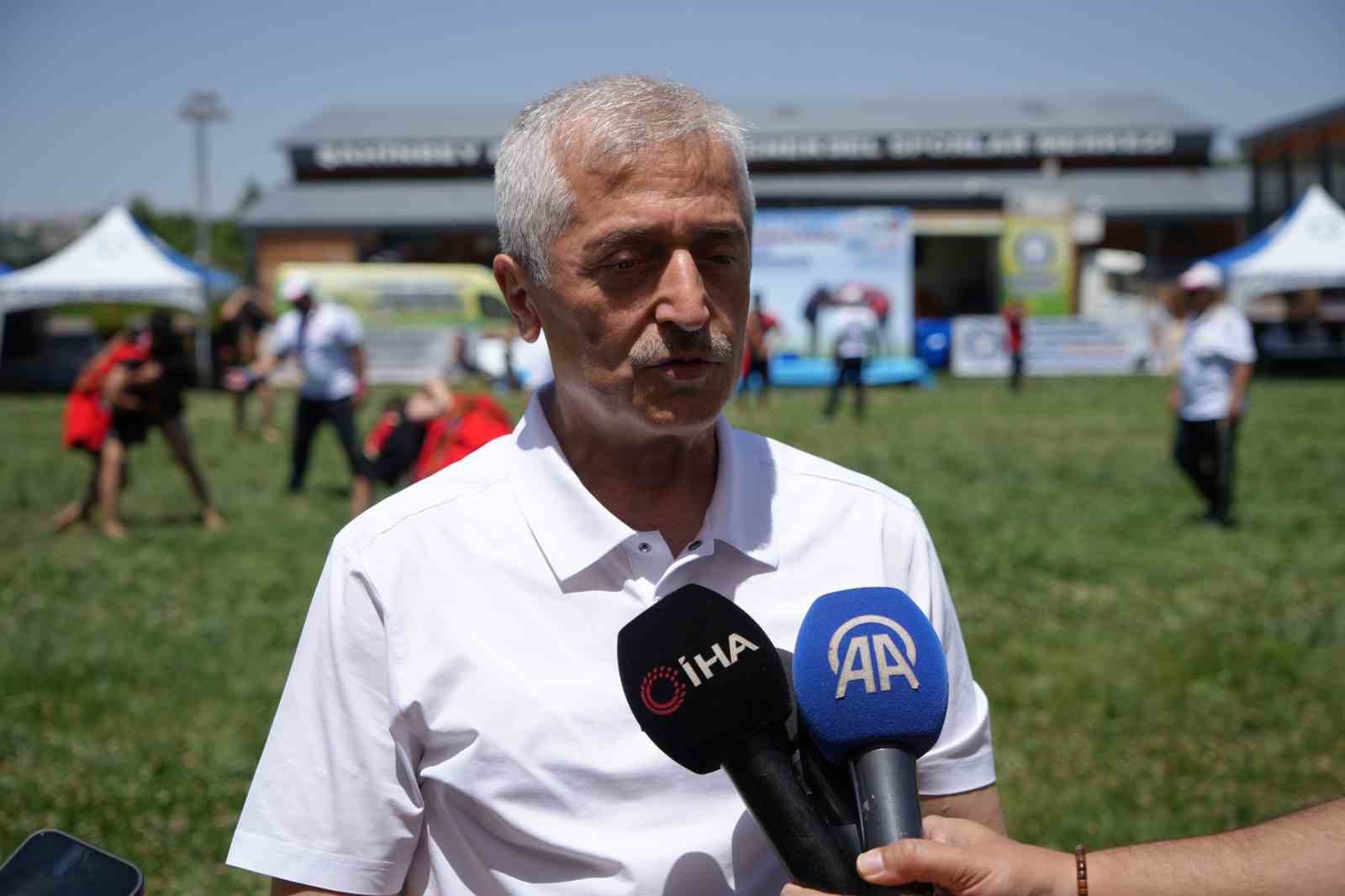 Aşırtmalı Aba Güreşi Türkiye Şampiyonası Şahinbey er meydanında başladı 8 asirtmali aba guresi turkiye sampiyonasi sahinbey er meydaninda basladi 4 uV9V7jgz