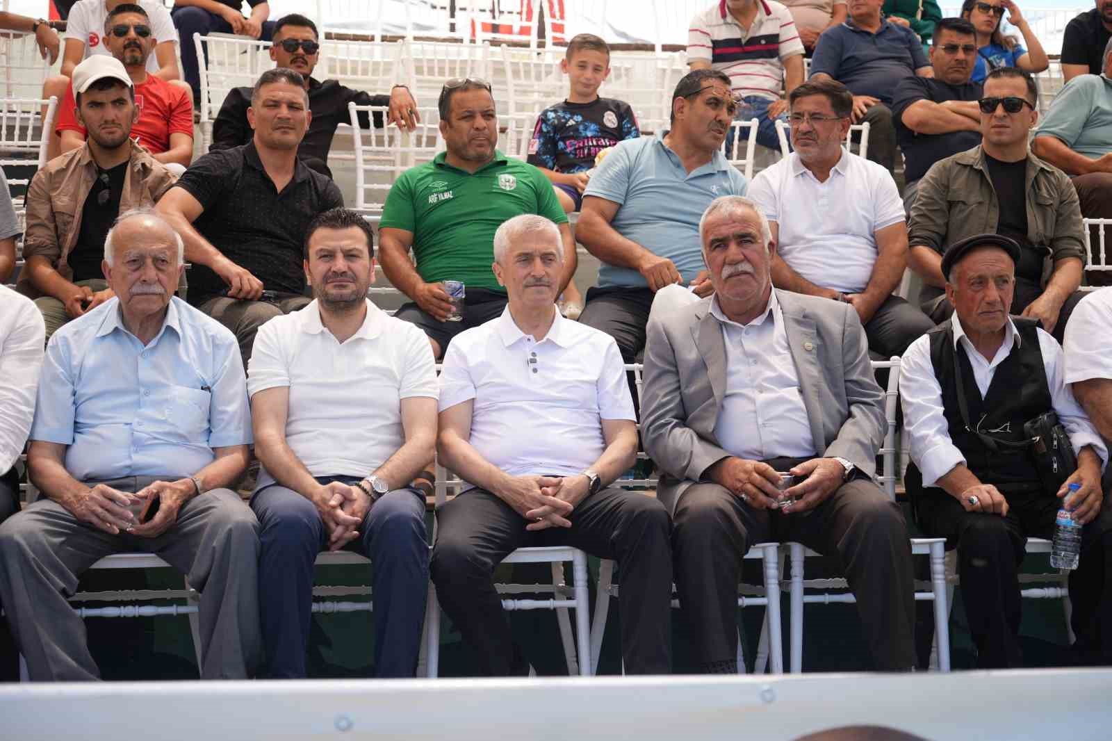 Aşırtmalı Aba Güreşi Türkiye Şampiyonası Şahinbey er meydanında başladı 11 asirtmali aba guresi turkiye sampiyonasi sahinbey er meydaninda basladi 7 3XVsavqg