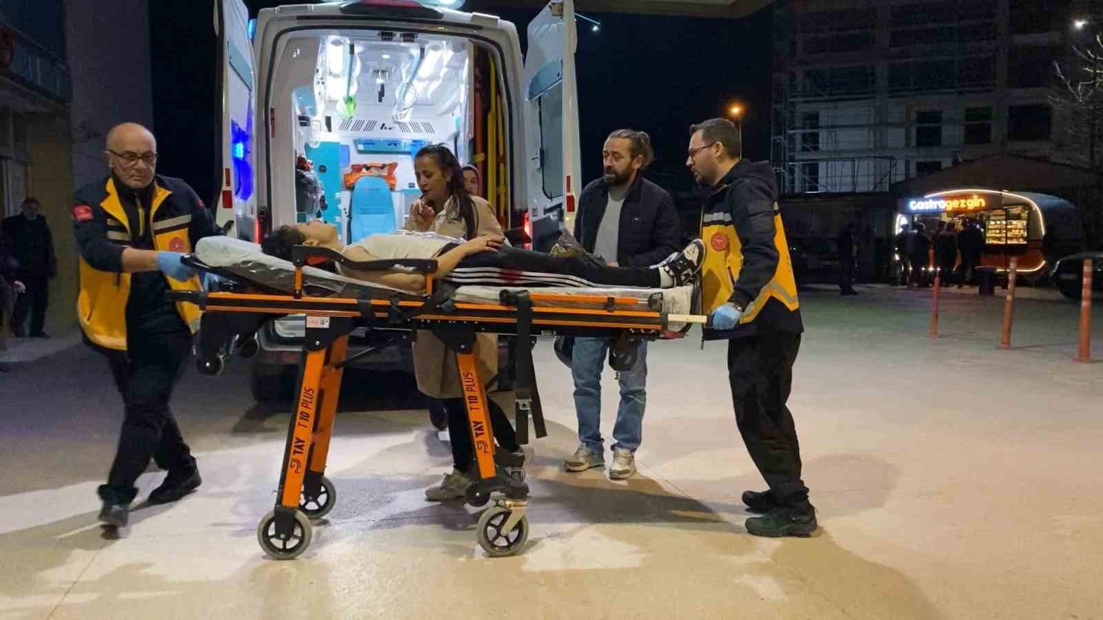 ask ucgeni bicakli kavgaya donustu 2 yarali 3