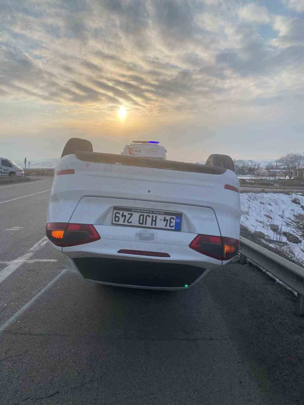 Aşkale’de trafik kazası: Otomobil takla attı, 2 kişi yaralandı 5 askalede trafik kazasi otomobil takla atti 2 kisi yaralandi 1 bD8V7swJ