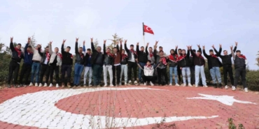asker-adaylari-ilk-nobetlerini-koylerindeki-bu-tepede-tutuyor-WW3vyeNX.jpg