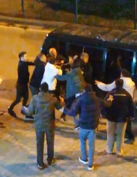 asker eglencesinde yumruklar havada ucustu 1 aVkJcIFk