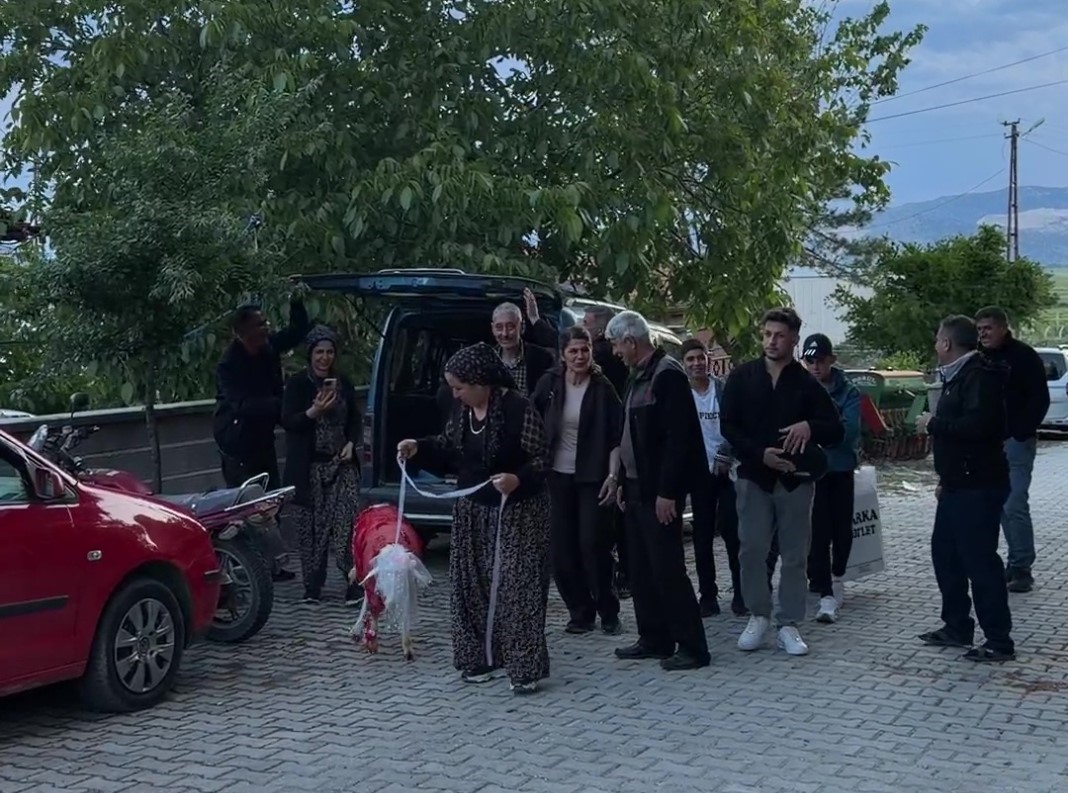 askerdeki damattan nisanlisina hediye koc 0 WttZjdmG
