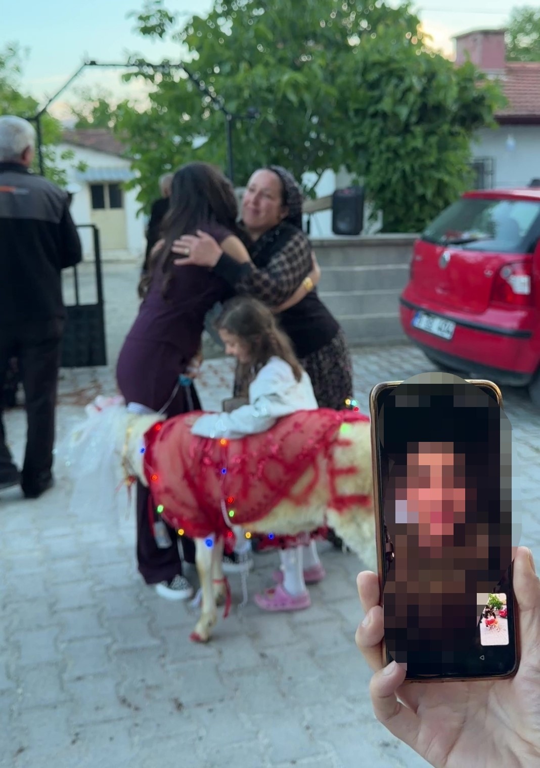 askerdeki damattan nisanlisina hediye koc 1 CqdGsDlE