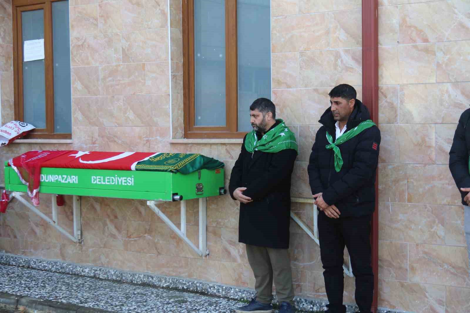 askere gidecekti tabutuna o simdi asker yazili tulbent serildi 3 b3kjORd7