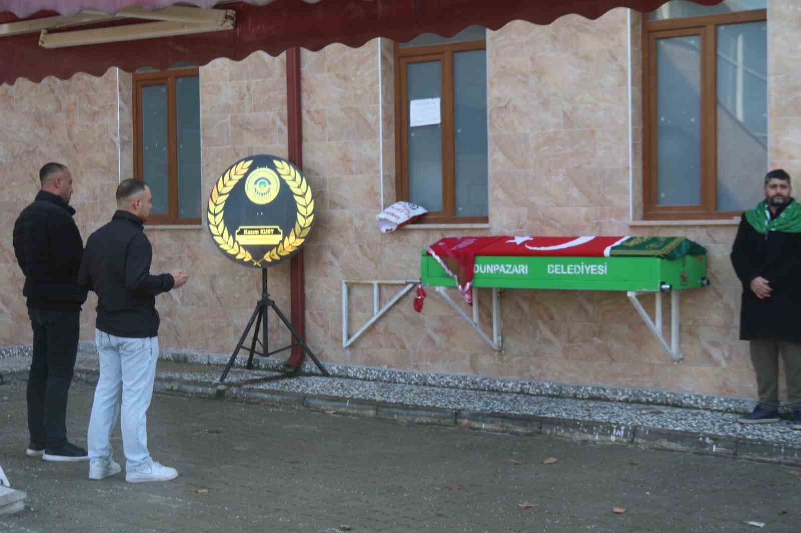 askere gidecekti tabutuna o simdi asker yazili tulbent serildi 8