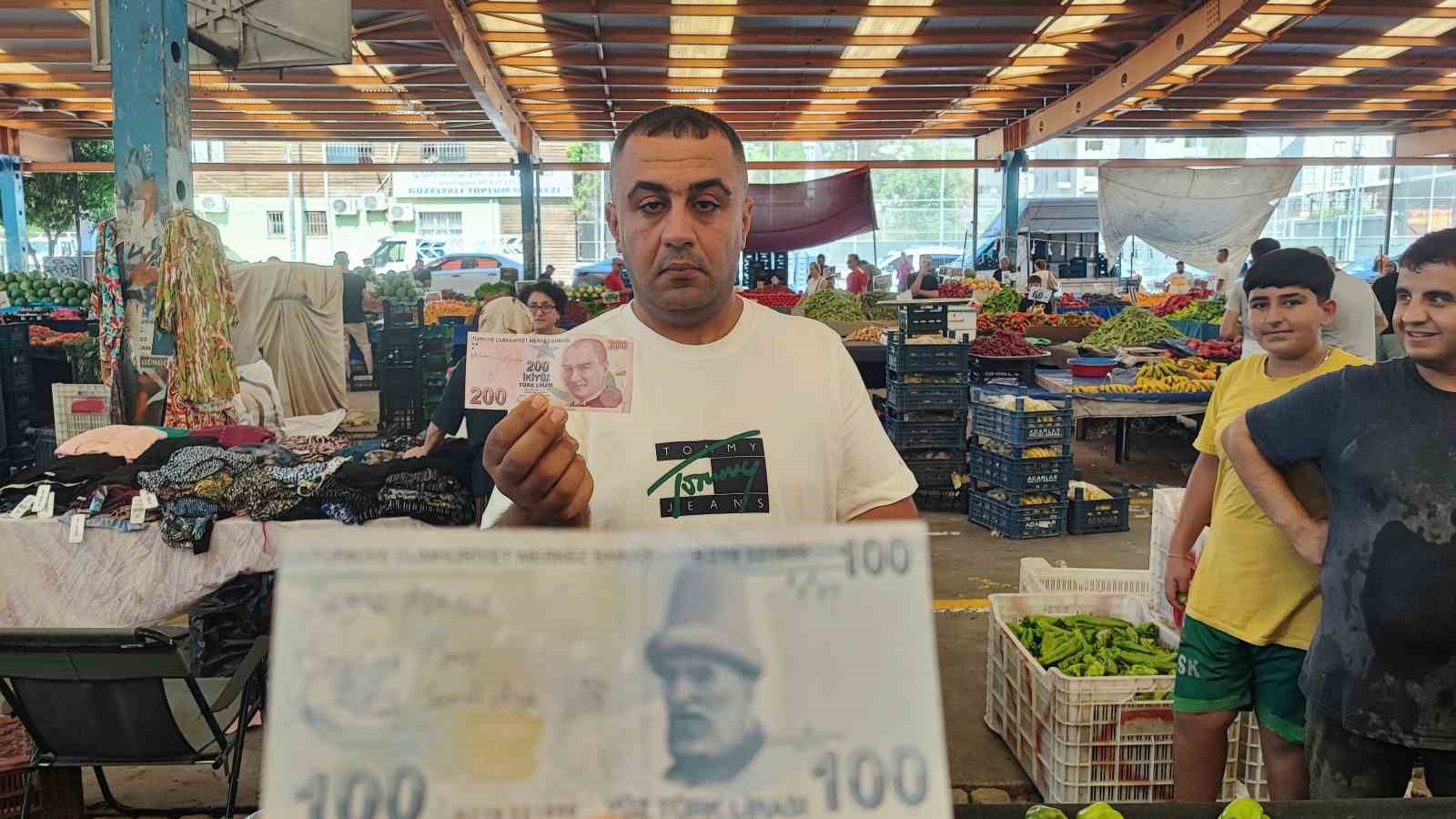 askini paralara yazip pazarda dagitti 1 a6CaMjpC