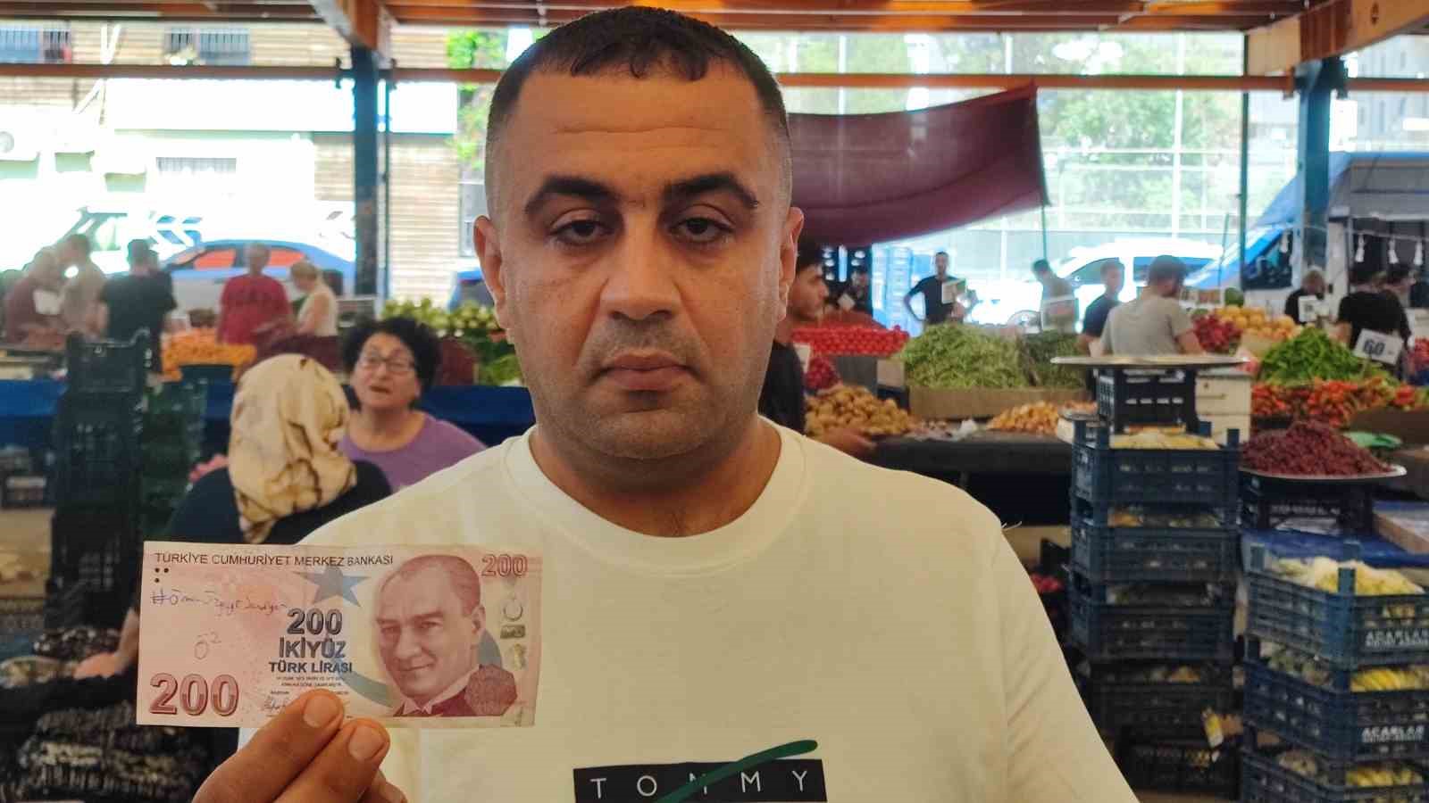askini paralara yazip pazarda dagitti 2 8uEBFD2O
