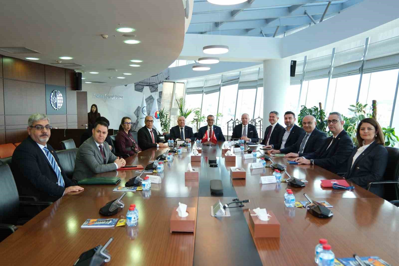 ASO Başkanı Ardıç: "2025 yılı itibarıyla Türkiye’nin Tunus’a ihracatı yaklaşık 1,2 milyar dolar, ithalatı seviyesindedir" 4 aso baskani ardic 2025 yili itibariyla turkiyenin tunusa ihracati yaklasik 12 milyar dolar ithalati pzO5Njqq