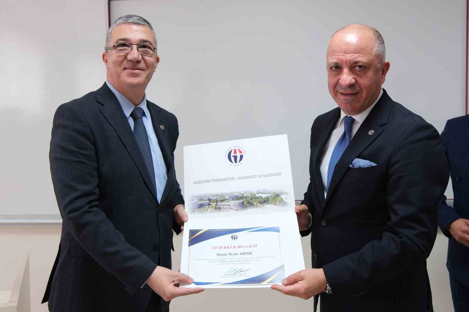 aso baskani ardic genclerimizde gordugum umut ve kararlilik ulkemizin gelecegine dair en buyuk guvencemizdir T3qsQL6Y