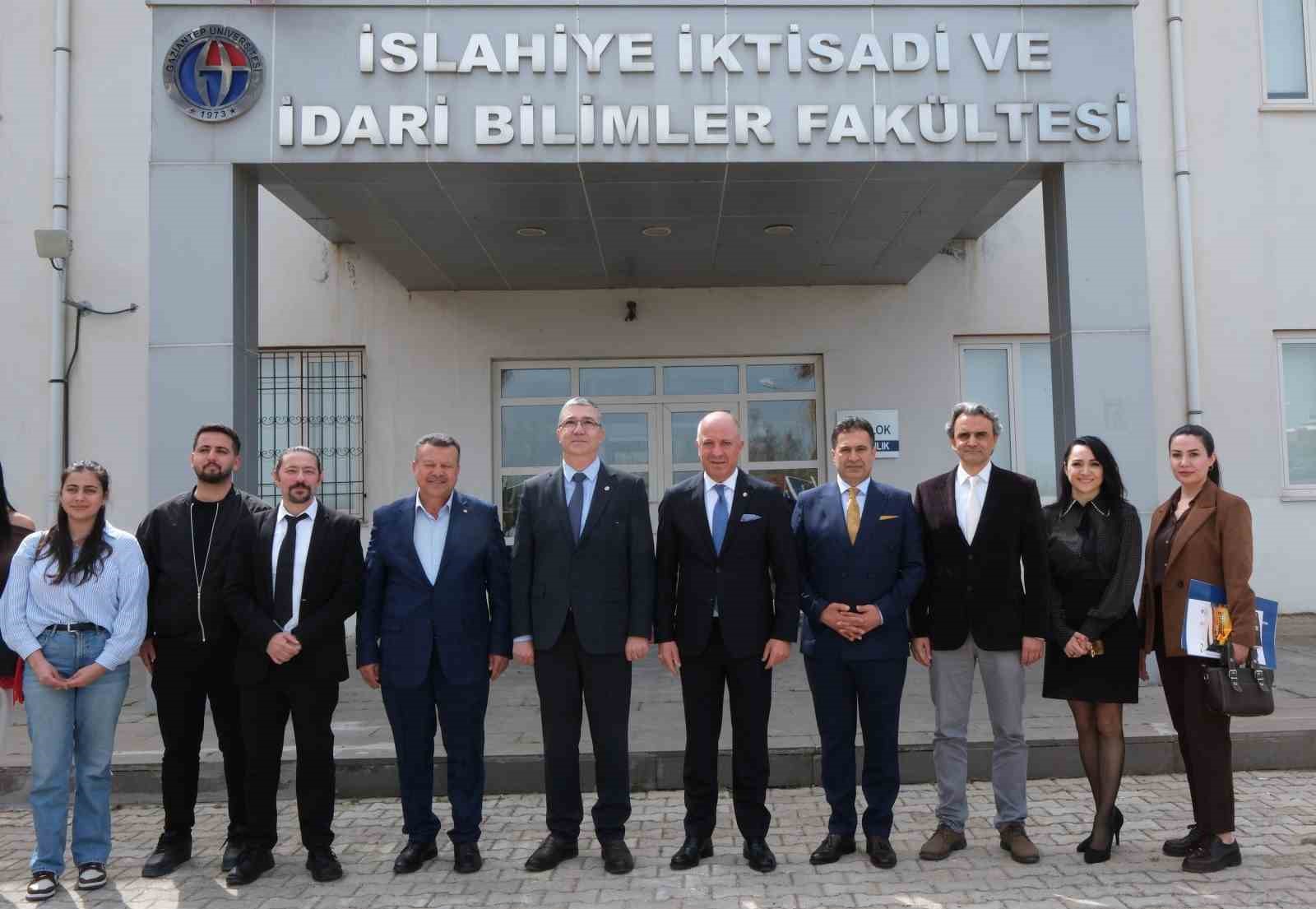 aso baskani ardic genclerimizde gordugum umut ve kararlilik ulkemizin gelecegine dair en buyuk guvencemizdir