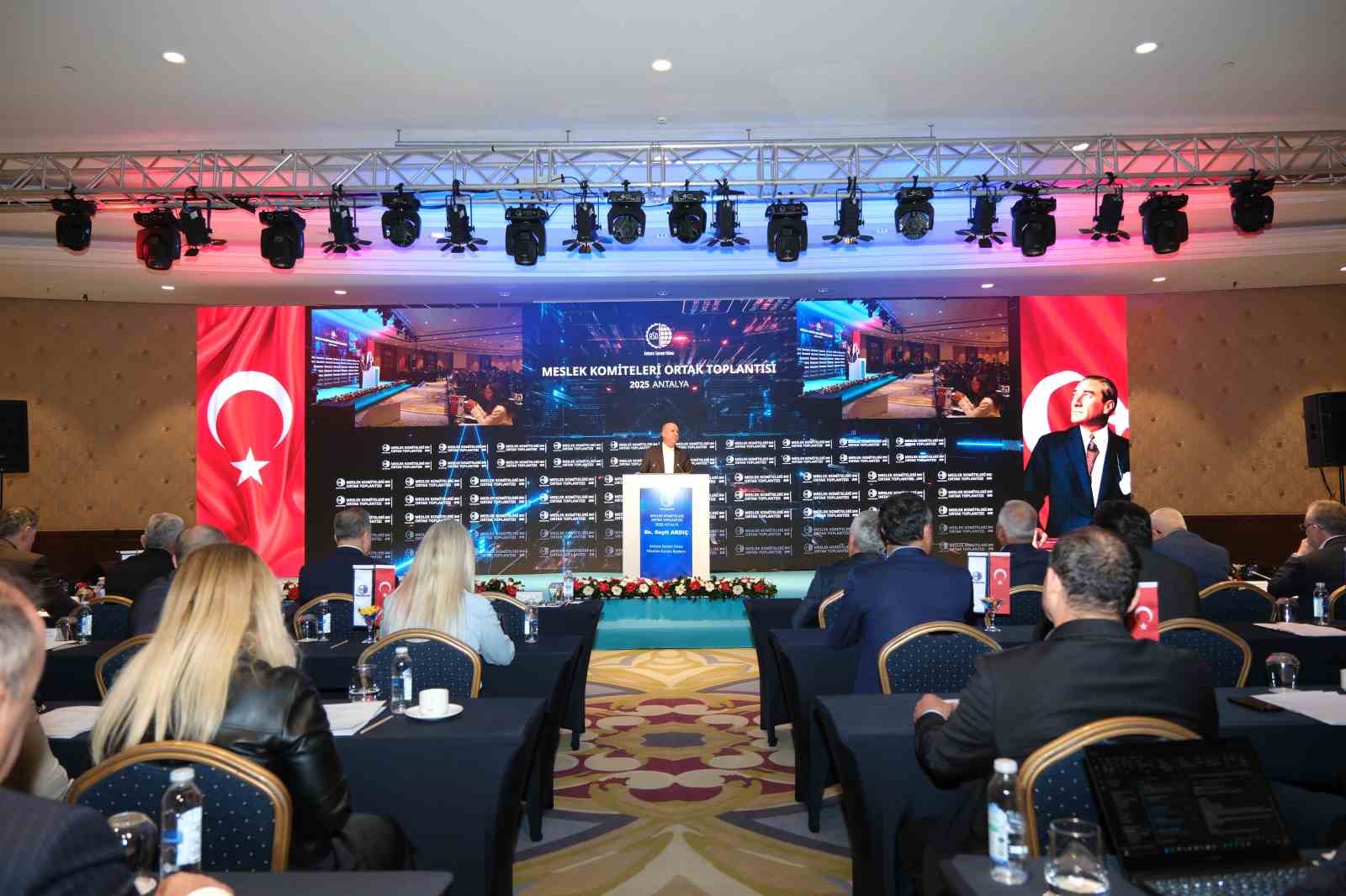 ASO Başkanı Ardıç: "Yüksek faiz politikası enflasyonu kontrol altına almakta başarılı olamadığı gibi reel sektörü de nefessiz bırakıyor" 7 aso baskani ardic yuksek faiz politikasi enflasyonu kontrol altina almakta basarili olamadigi gibi reel PX3PgcC6