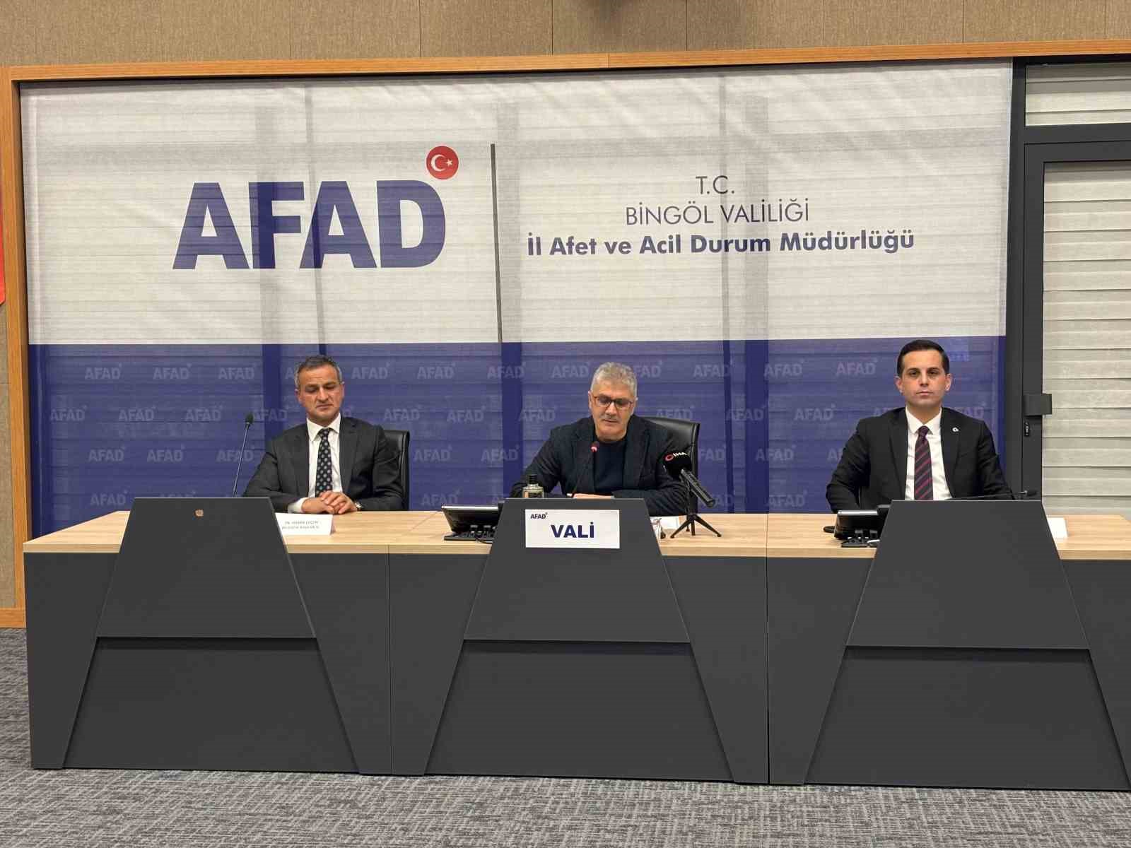 asrin felaketinde hayatini kaybedenler bingolde anildi 3