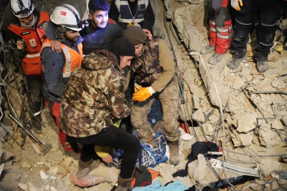 asrin felaketinde idrarini icerek hayatta kalmisti aradan gecen 3 yila ragmen o gunleri unutamiyor