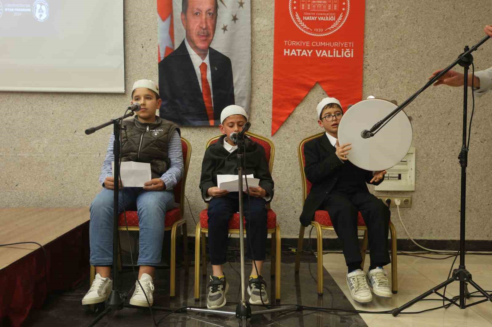asrin felaketinde oksuz ve yetim kalan cocuklar iftar sofrasinda bir araya geldi 1
