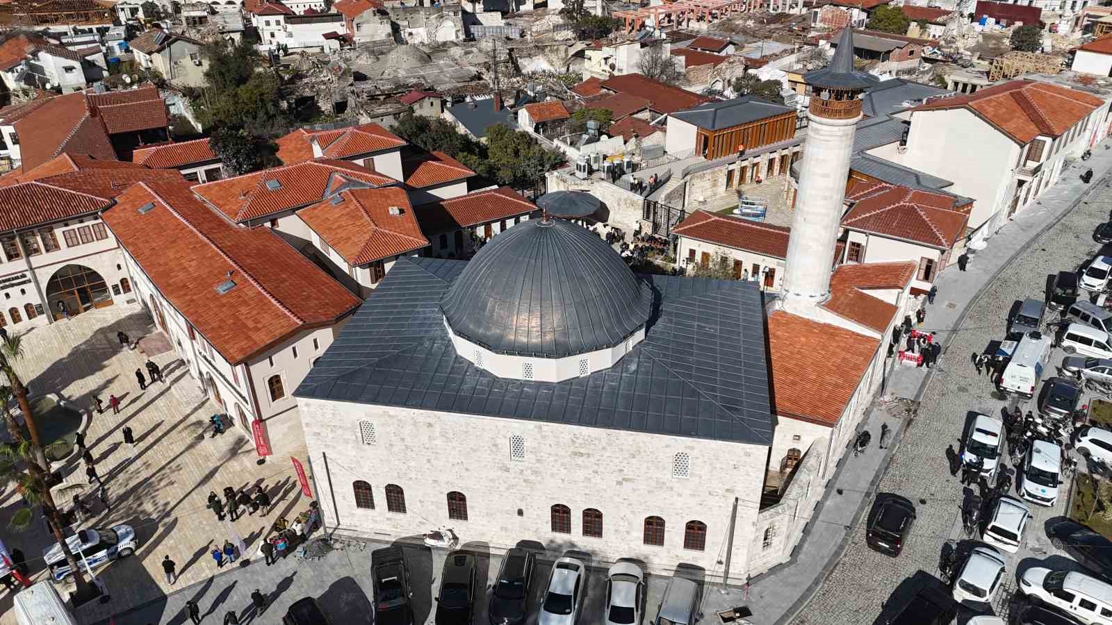 Asrın felaketinde yerle bir olan Habibi Neccar Camii’nde 6 Şubat’ın ardından ilk cuma namazı kılındı 7 asrin felaketinde yerle bir olan habibi neccar camiinde 6 subatin ardindan ilk cuma namazi 46A9Xc5t