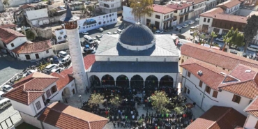 asrin-felaketinde-yerle-bir-olan-habibi-neccar-camiinde-6-subatin-ardindan-ilk-cuma-namazi-Nd7eh5Y7.jpg