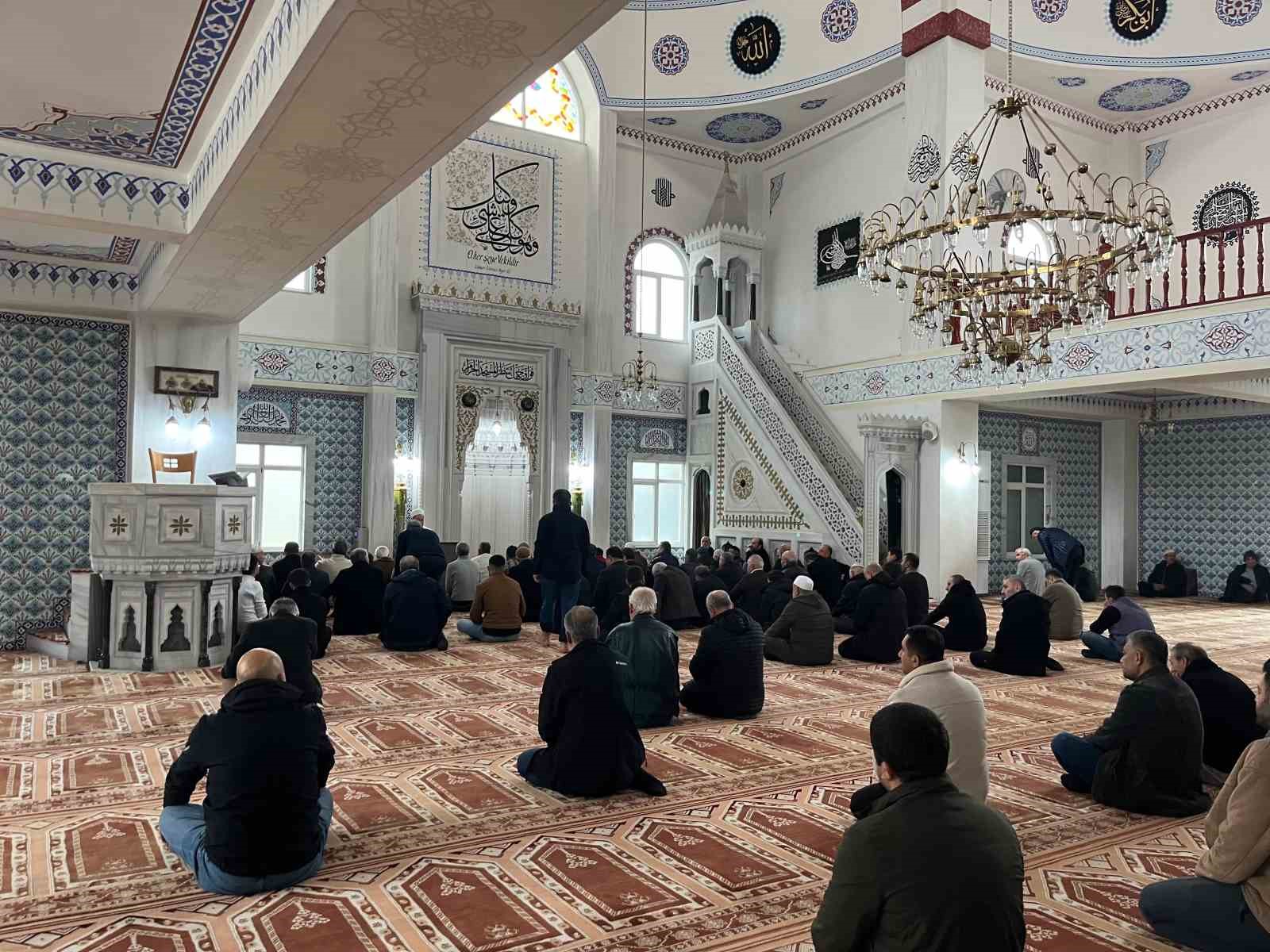 asrin felaketinin 3uncu yilinda alanyada yurekler ayni duada bulustu 3 UkNbfmXs