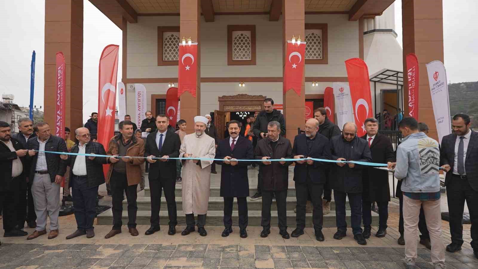 asrin felaketinin ardindan hatayda 119uncu cami ibadete acildi 0 U41lL6Ya