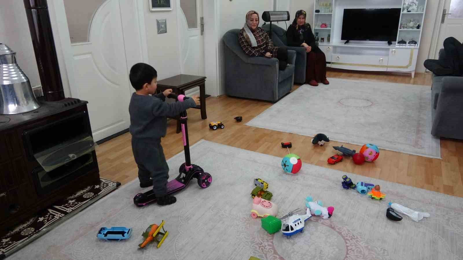 Asrın felaketinin simge bebeklerinden Korkmaz bebek şimdi 3 yaşında 5 asrin felaketinin simge bebeklerinden korkmaz bebek simdi 3 yasinda 1 Lbp6gX9C