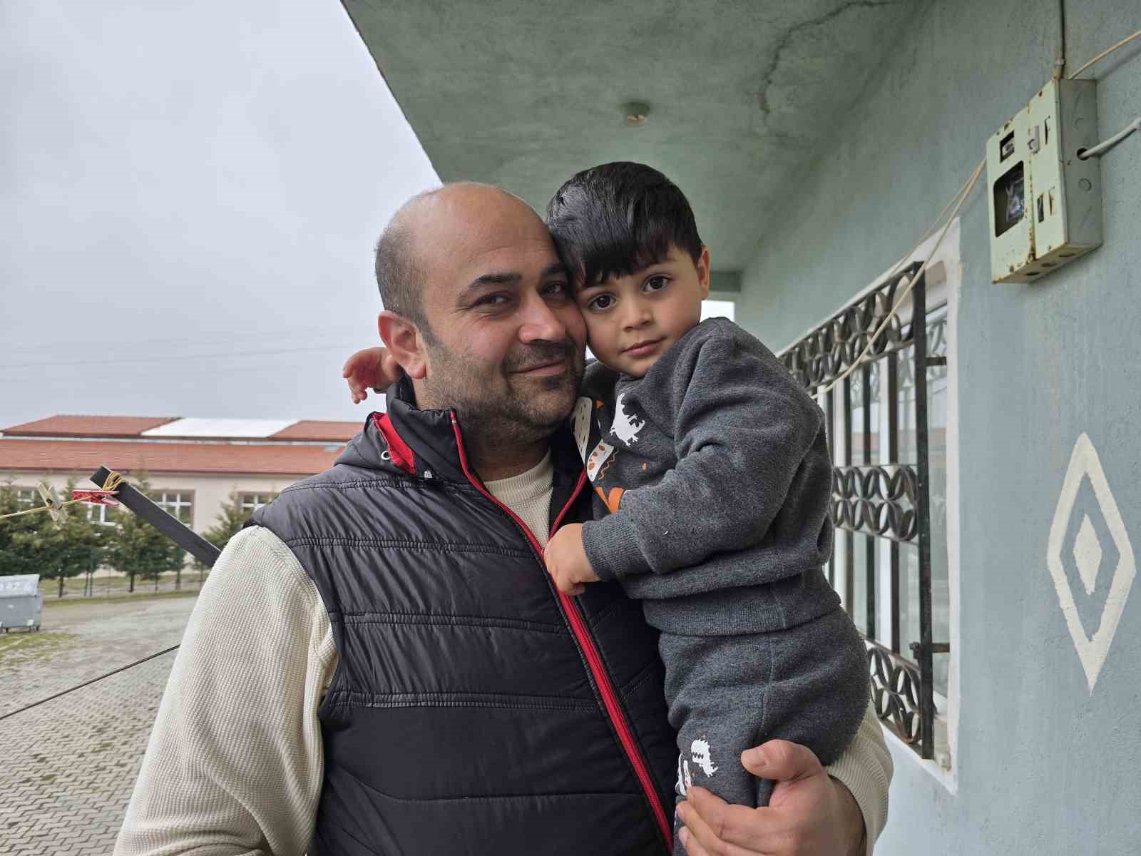 Asrın felaketinin simge bebeklerinden Korkmaz bebek şimdi 3 yaşında 9 asrin felaketinin simge bebeklerinden korkmaz bebek simdi 3 yasinda 5 EiIVTkWh