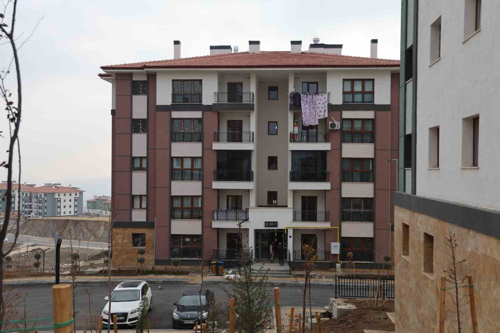 asrin insasinda elazigda 12 bin konut yapildi 4 GfvvrKyv