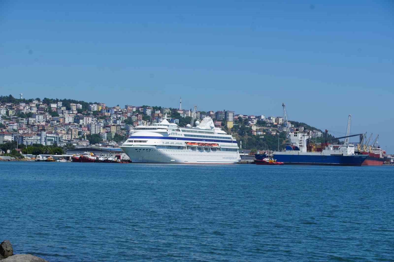 ’Astoria Grande’ yeniden Samsun’da: Rus turistlerin ilgisi sürüyor 4 astoria grande yeniden samsunda rus turistlerin ilgisi suruyor 0