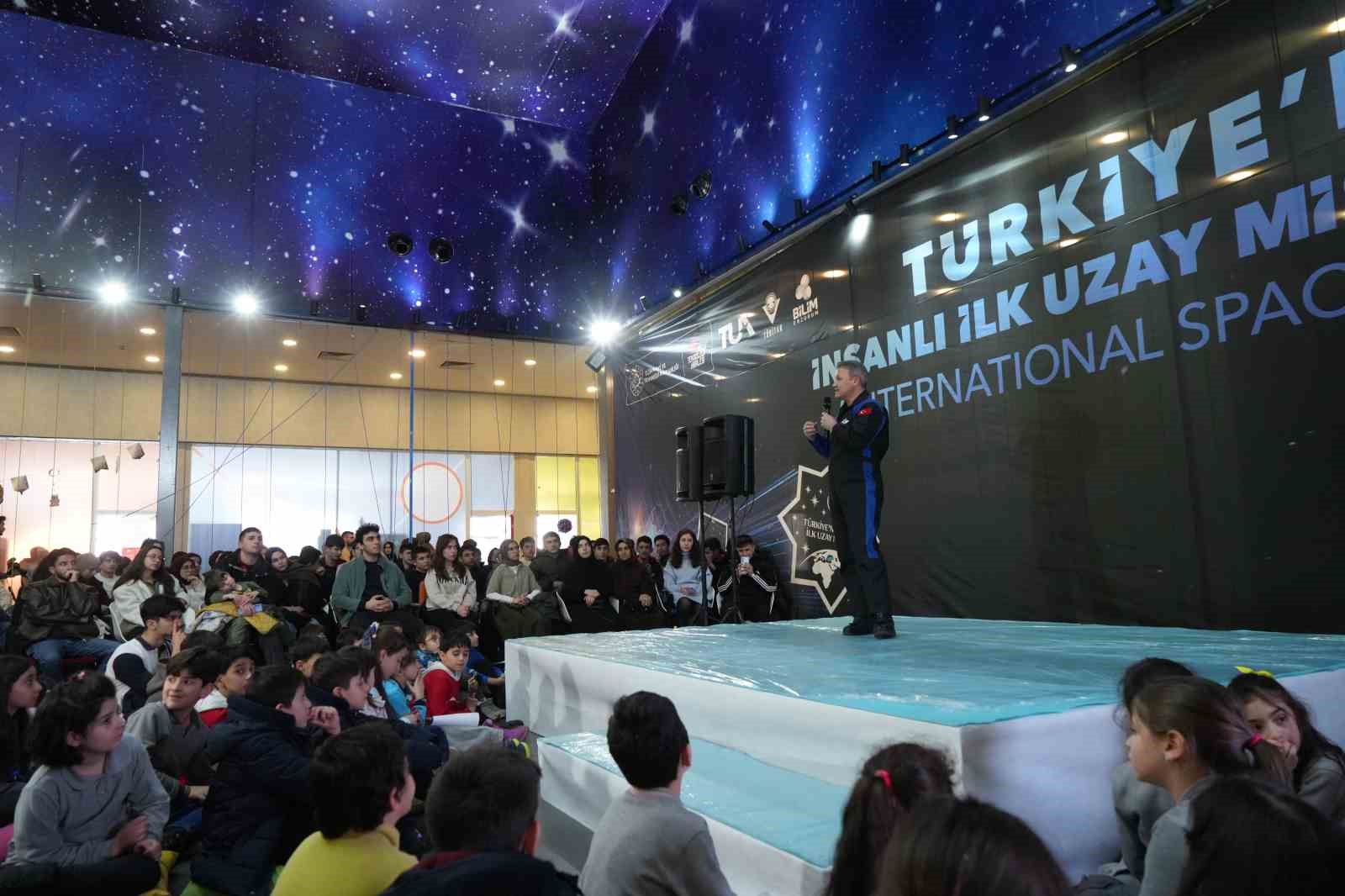 astronot alper gezeravci 2027de aya erisim noktasinda koyulmus hedefimiz var 1 NLjXReh7