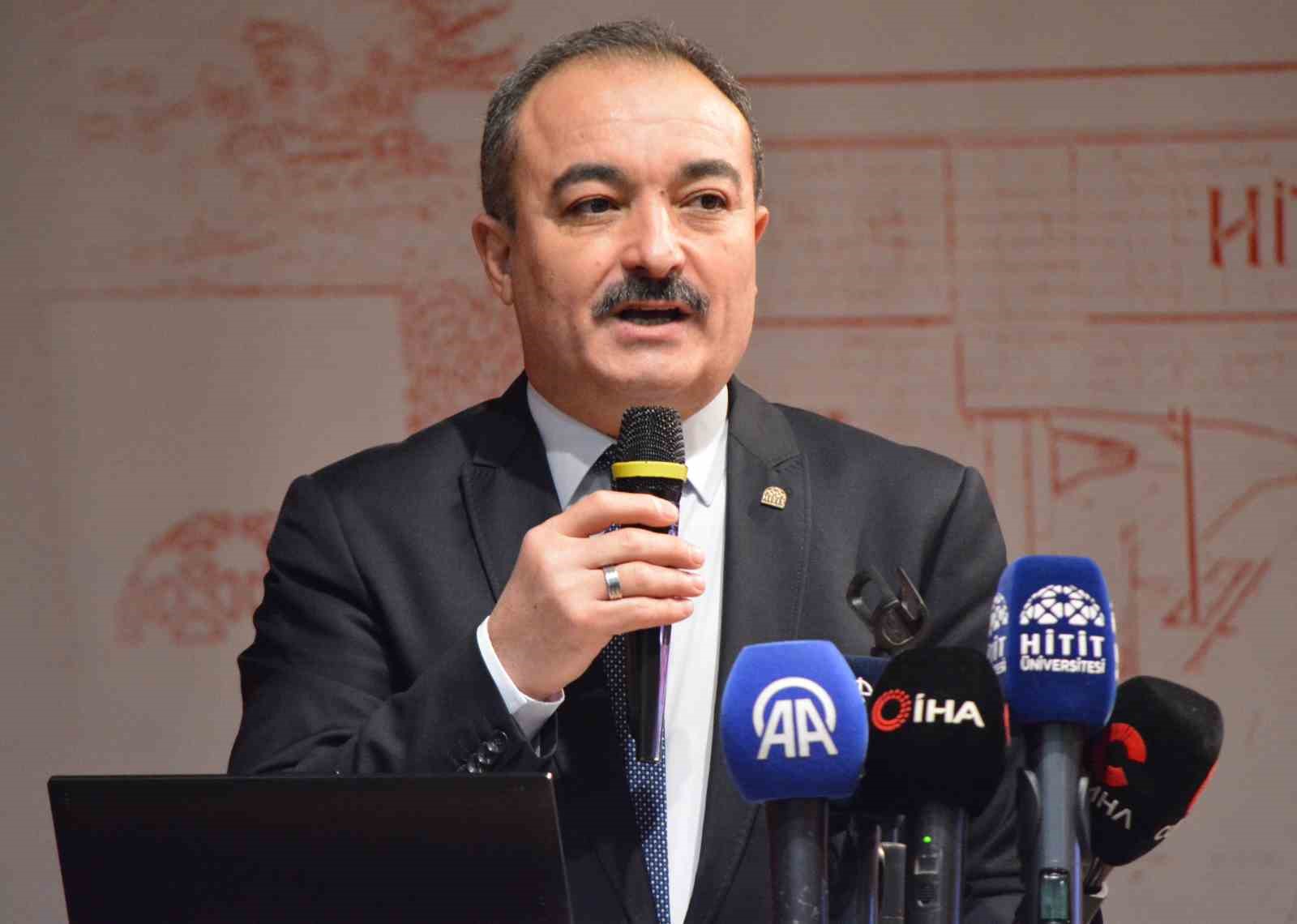 astronot alper gezeravci universite ogrencileriyle bulustu 4 eNGrCrLW
