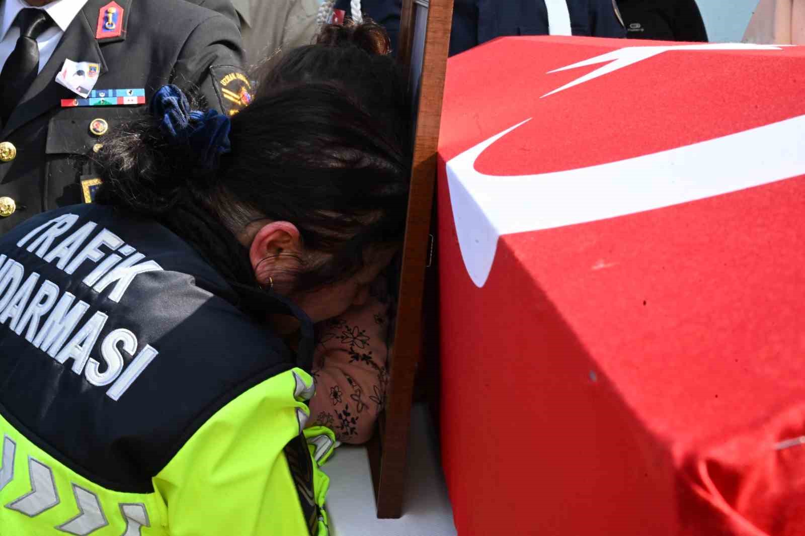 astsubay mustafa yilmaz son yolculuguna ugurlandi 3 7ElF6CNT