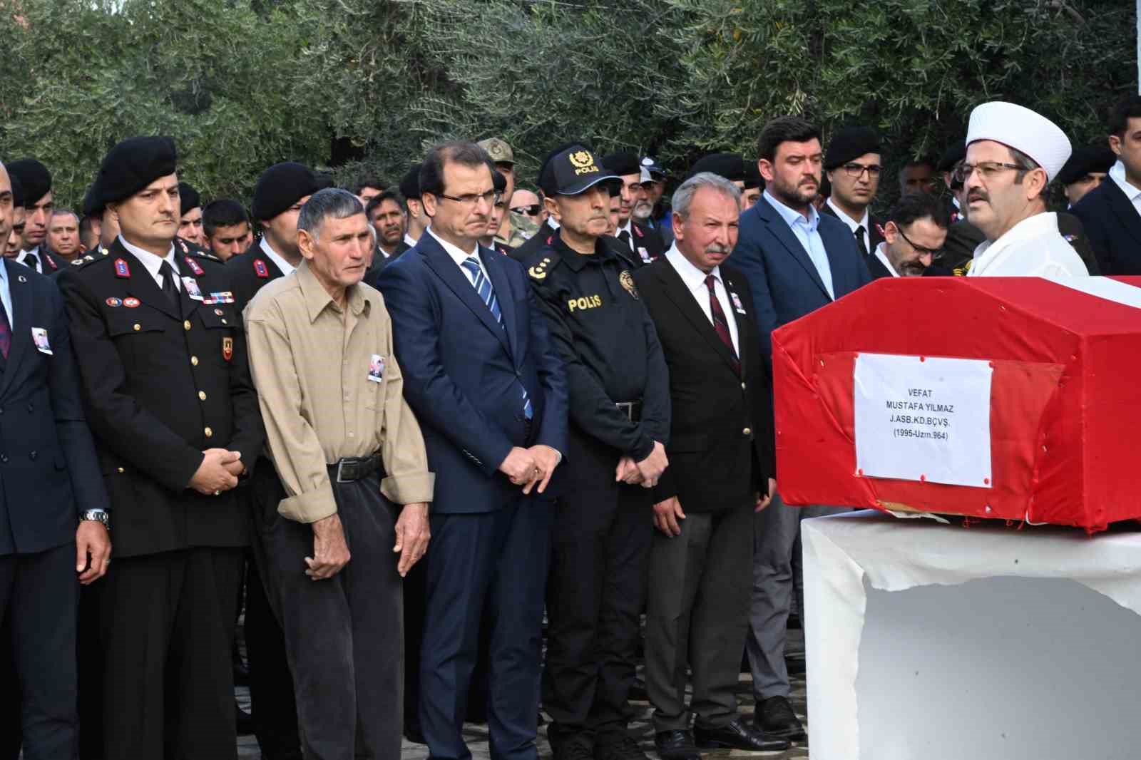 astsubay mustafa yilmaz son yolculuguna ugurlandi 4 b4JMbeZA