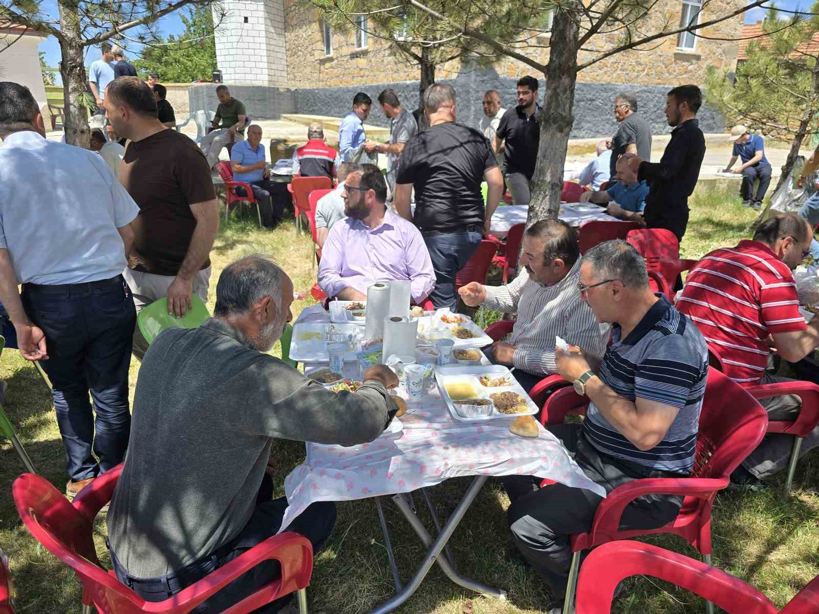 asure birlige sebep oldu onlarca kisi sofrada bulustu 2 h9uX4QBV