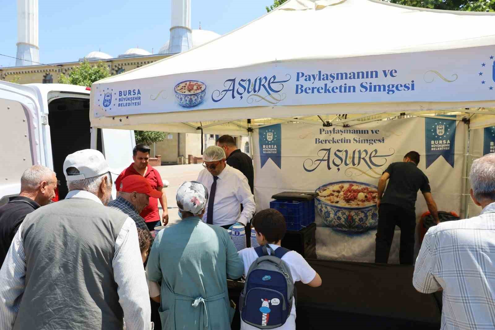 Aşure geleneği Şirinevler’de yaşatıldı 4 asure gelenegi sirinevlerde yasatildi 0 Phsw2c5m