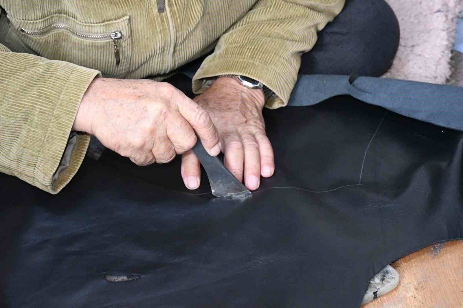 ata meslegi zamana direniyor yozgatta kirgizlarin deri islemeciligi yok olma tehlikesiyle karsi karsiya 2 YLg8m7GF