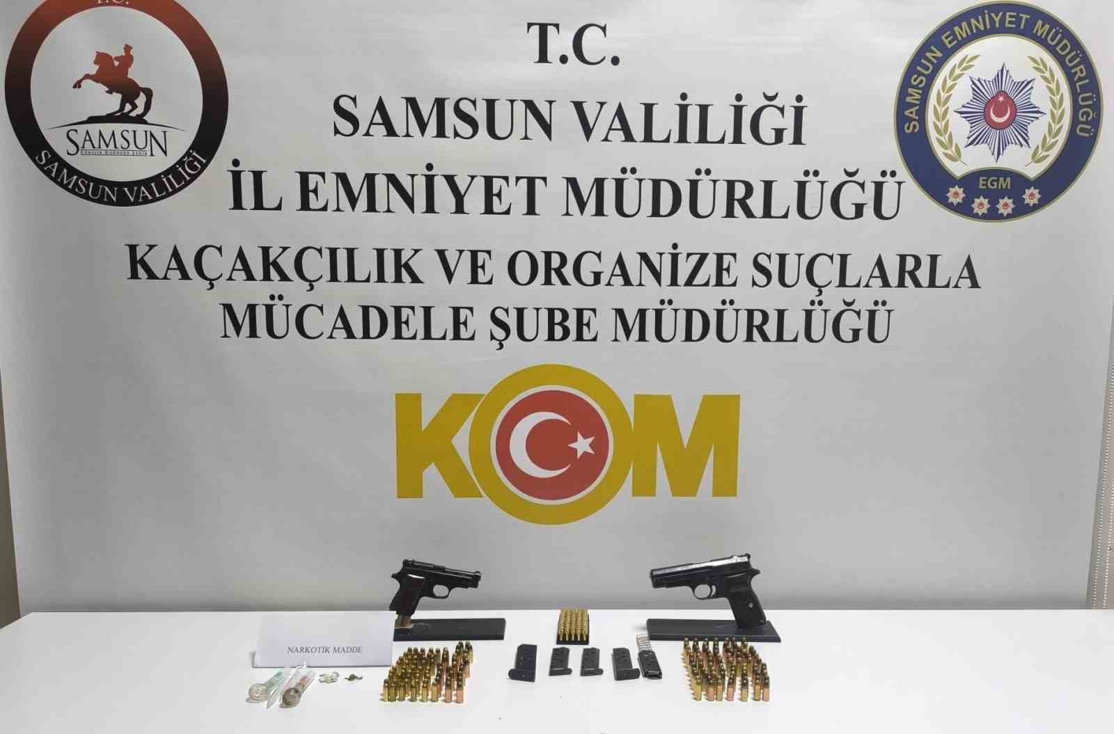 atakumda operasyonda silah ve uyusturucu ele gecirildi 0 Ahwm3pJB