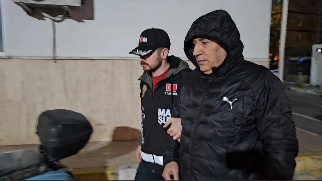 Ataşehir Belediyesi’ne yapılan yolsuzluk operasyonunda gözaltına alınan 5 kişi sağlık kontrolünden geçirildi 5 atasehir belediyesine yapilan yolsuzluk operasyonunda gozaltina alinan 5 kisi saglik kontrolunden gecirildi 1 VGkJ6Q6L