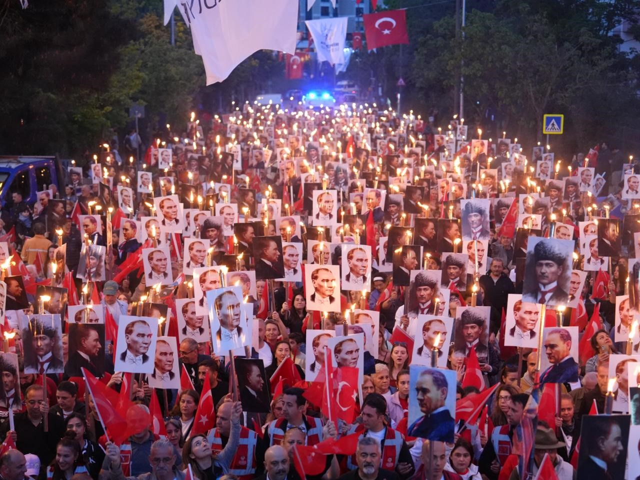 atasehirde 19 mayis coskusu meydanlara tasti 1 4idfZMYw