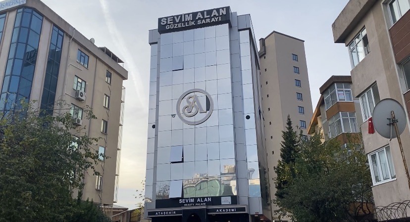 atasehirde guzellik merkezine motosikletli silahli saldiri 2