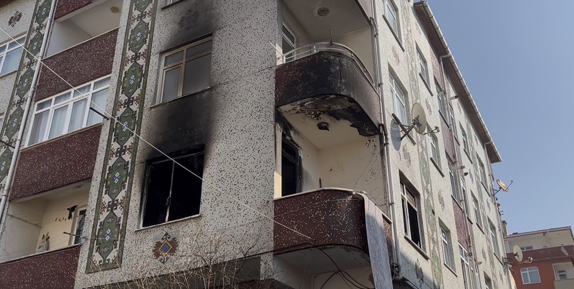 atasehirde madde bagimlisi genc kendi evini atese verdi 0 zlTTkYmE