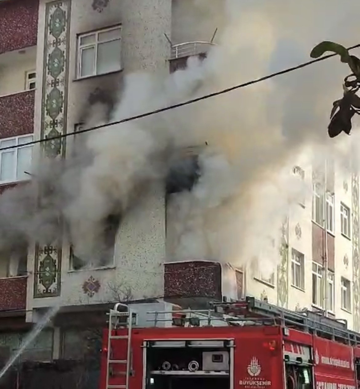 atasehirde madde bagimlisi genc kendi evini atese verdi 2 EyrOKU4B