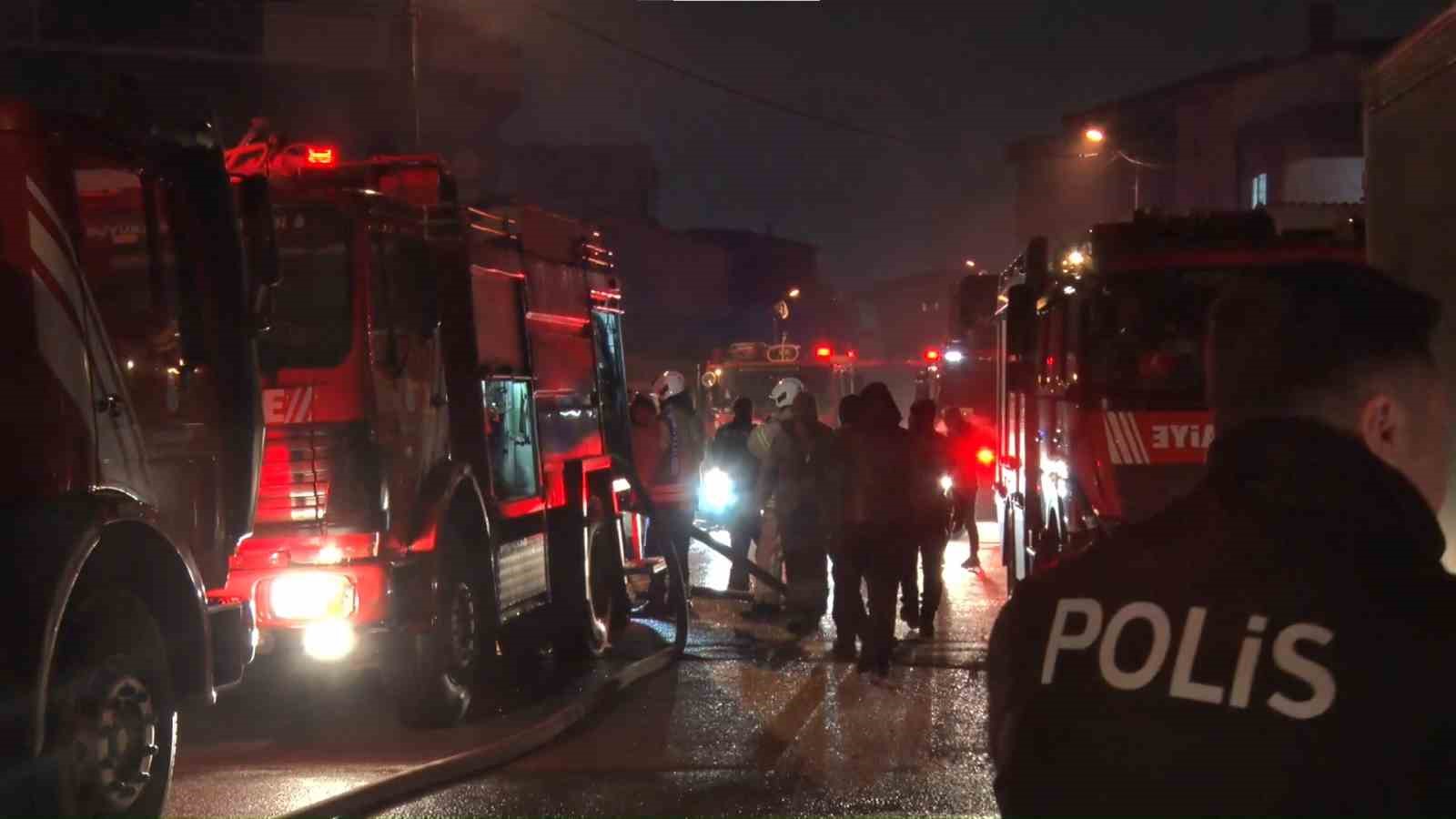 Ataşehir’de mermer atölyesinde yangın: 2 kişi dumandan etkilendi 5 atasehirde mermer atolyesinde yangin 2 kisi dumandan etkilendi 1 D9dzwHGI