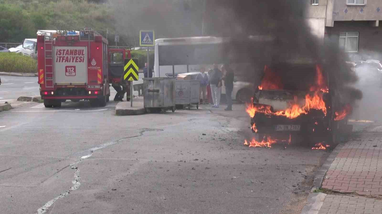 atasehirde minibus alev alev yandi 2
