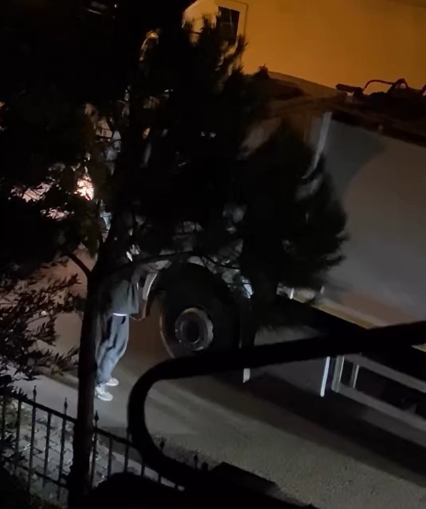 atasehirde trafikte cop kamyonu soforune levyeli saldiri kamerada 0 azsLJehq