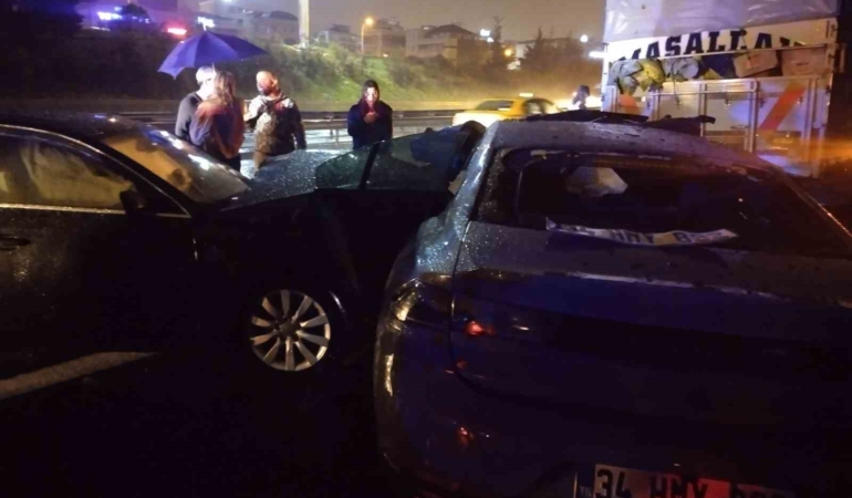 atasehirde-zincirleme-trafik-kazasi-6-yarali-yE2smaax.jpg