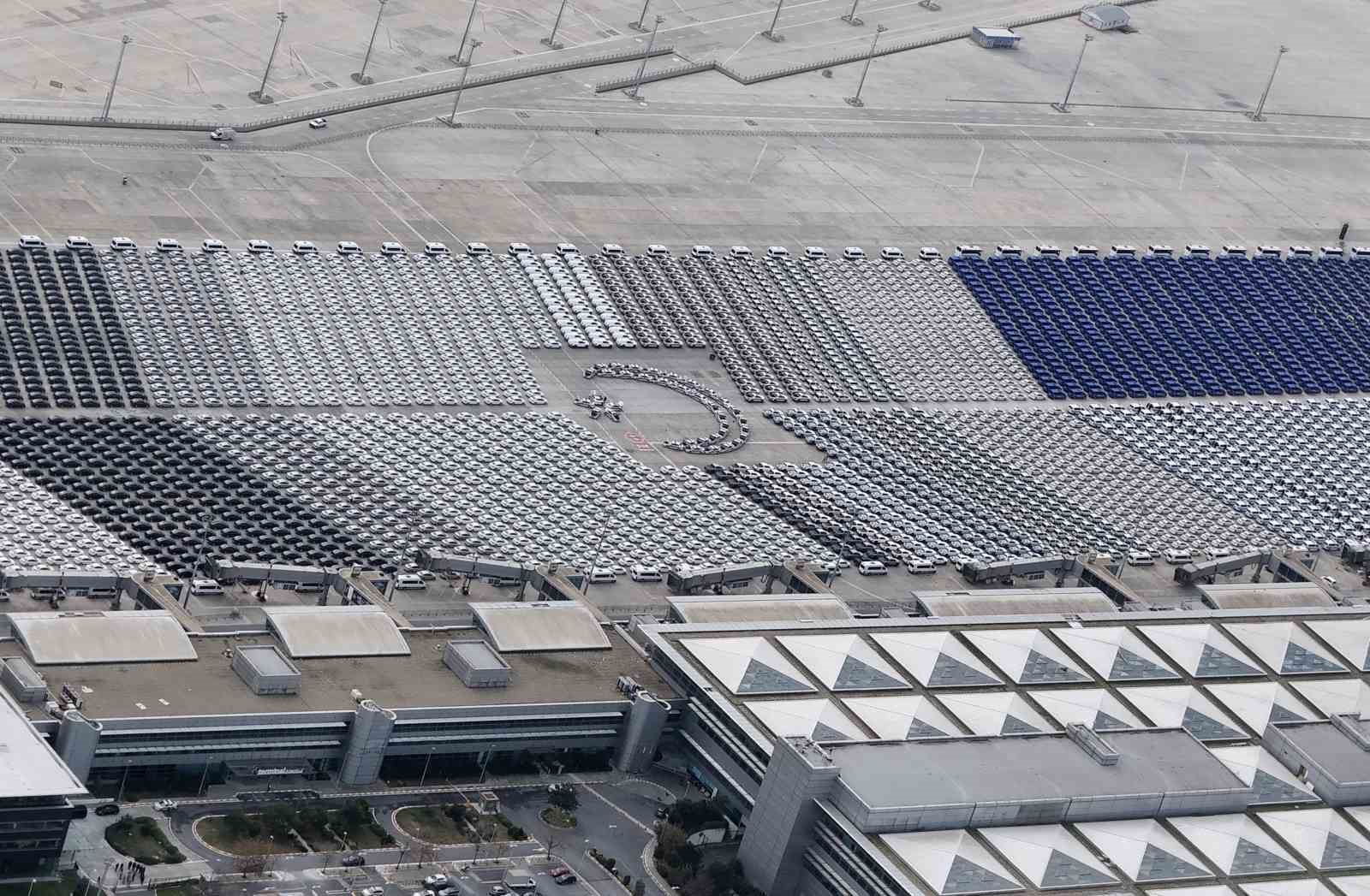 ataturk havalimaninda teslime hazir binlerce arac tek karede goruntulendi 4 GFyZVBDC